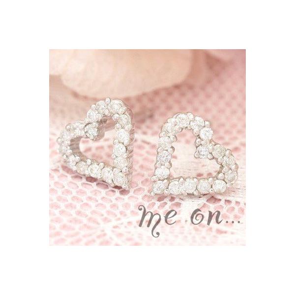 【me on...】16粒のダイヤが光るシンプルリュクス☆18金(18K)ホワイトゴールド・ダイヤモンドオープンハートラインパヴェピアス