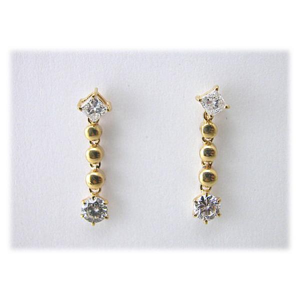K18 ダイヤモンドピアス プリンセス&ラウンドブリリアントカット D,0.62ct