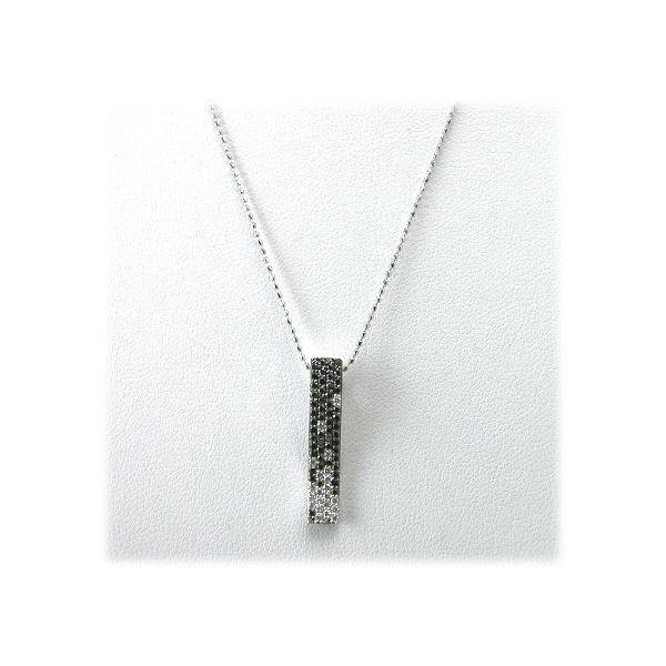 ダイヤモンド ブラックダイヤ入りペンダント K18WGネックレス