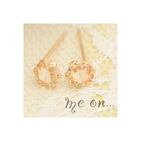 【me on...】K10イエローゴールド(YG)・お花のガクにセッティングされた特別な輝き。一粒シャンパンキュービックジルコニアピアス