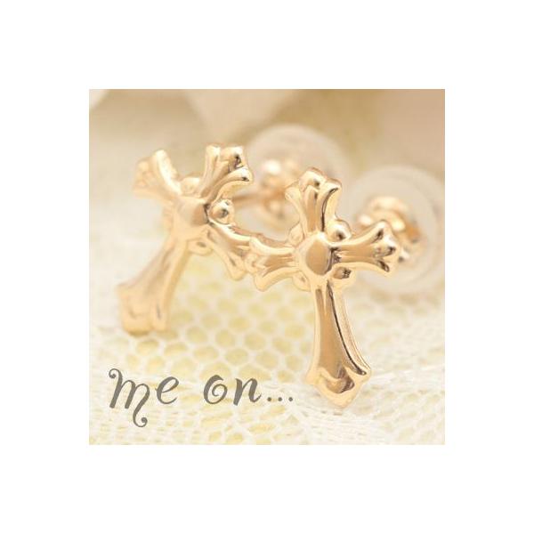 me on... K10イエローゴールドYG・奥行きのある彫が職人技。女性らしい丸みが嬉しいホーリークロス。ドラキュラ対策万全?十字架ピアス